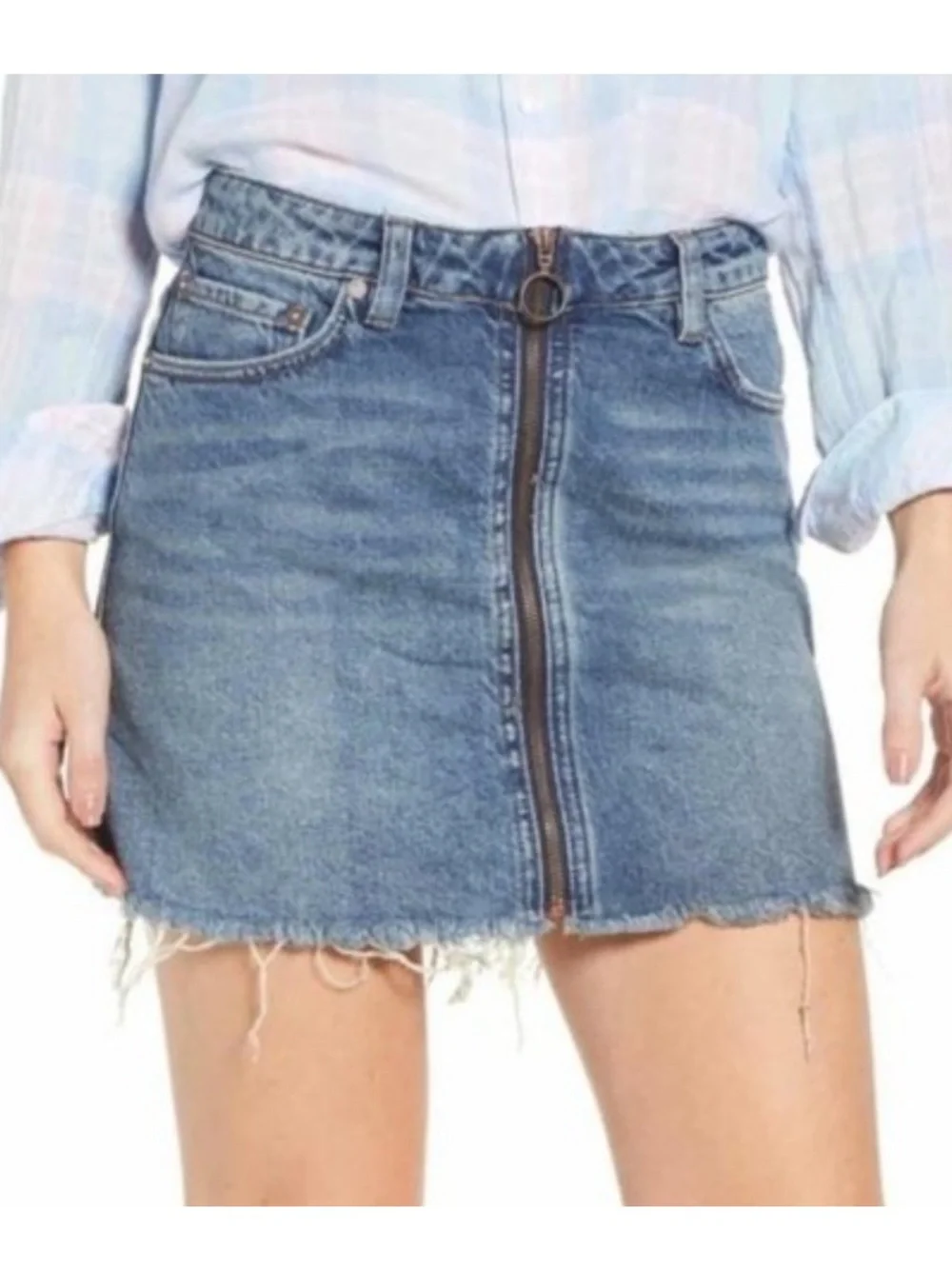 We The Free Zip Front Denim Mini Skirt Size 27 Raw Hem Y2K